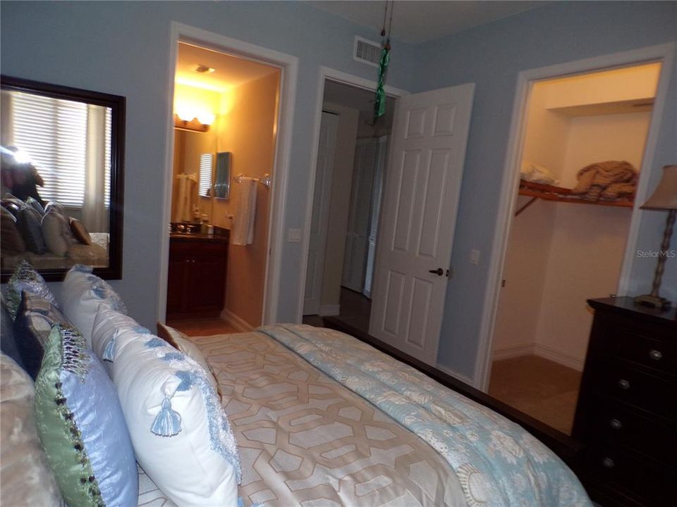 For Rent: $2,900 (3 beds, 3 baths, 2338 Square Feet)