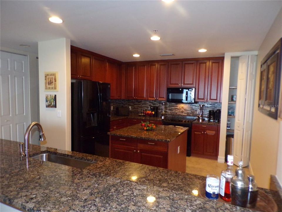 For Rent: $2,900 (3 beds, 3 baths, 2338 Square Feet)