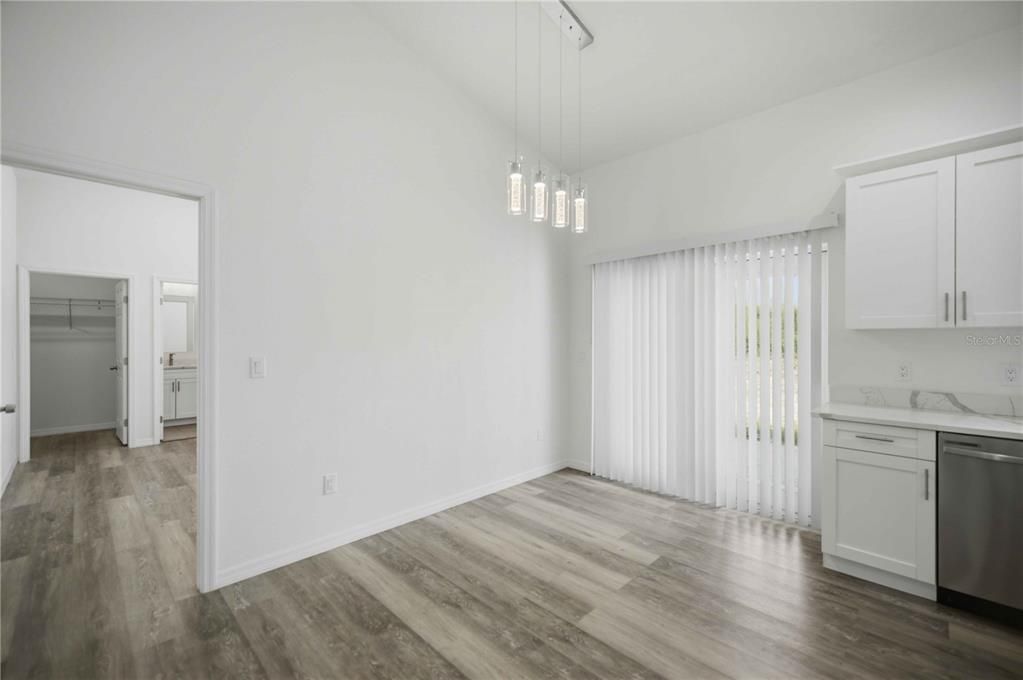 В аренду: $1,895 (3 спален, 2 ванн, 1430 Квадратных фут)