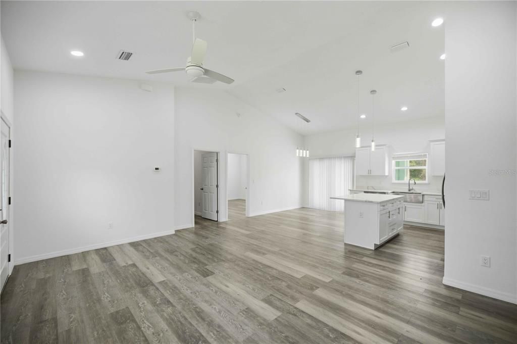 В аренду: $1,895 (3 спален, 2 ванн, 1430 Квадратных фут)