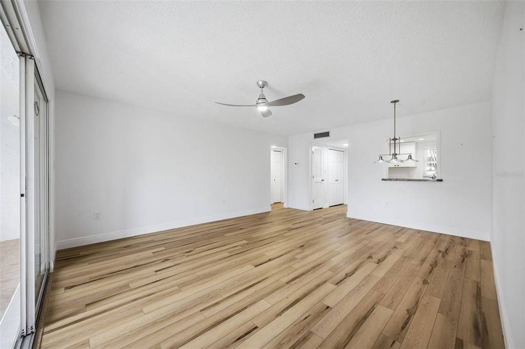En Venta: $120,000 (2 camas, 2 baños, 958 Pies cuadrados)