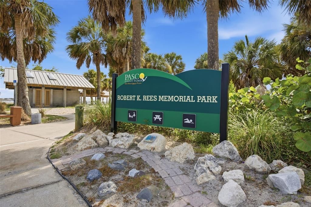 For Sale: $120,000 (2 beds, 2 baths, 958 Square Feet)