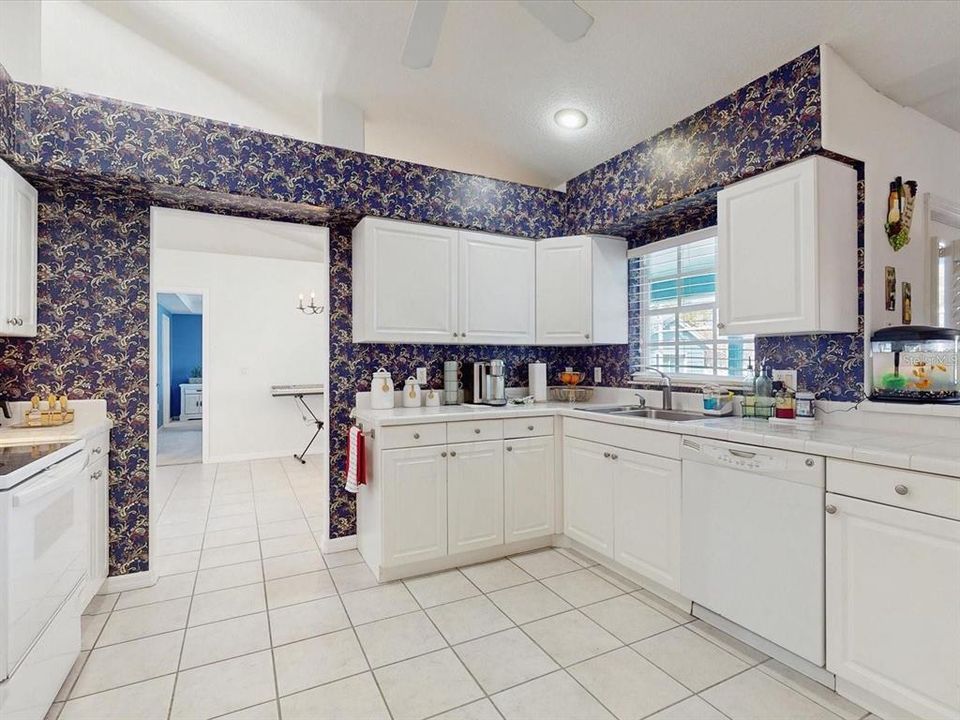 For Sale: $499,000 (4 beds, 2 baths, 2109 Square Feet)