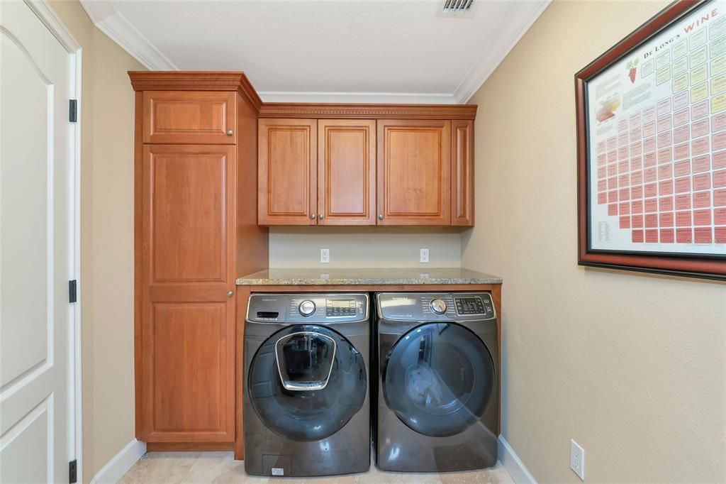 Activo con contrato: $1,400,000 (3 camas, 3 baños, 2939 Pies cuadrados)