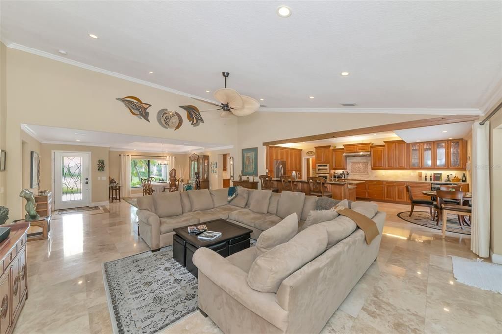 Activo con contrato: $1,400,000 (3 camas, 3 baños, 2939 Pies cuadrados)