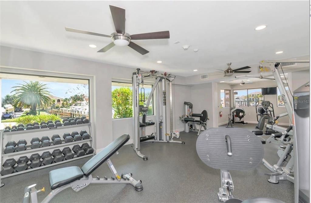 Activo con contrato: $1,400,000 (3 camas, 3 baños, 2939 Pies cuadrados)
