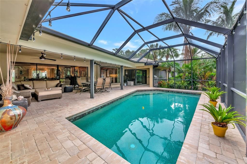 Activo con contrato: $1,400,000 (3 camas, 3 baños, 2939 Pies cuadrados)