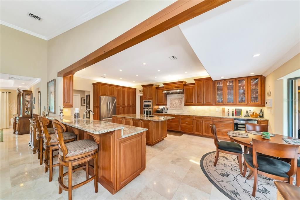 Activo con contrato: $1,400,000 (3 camas, 3 baños, 2939 Pies cuadrados)