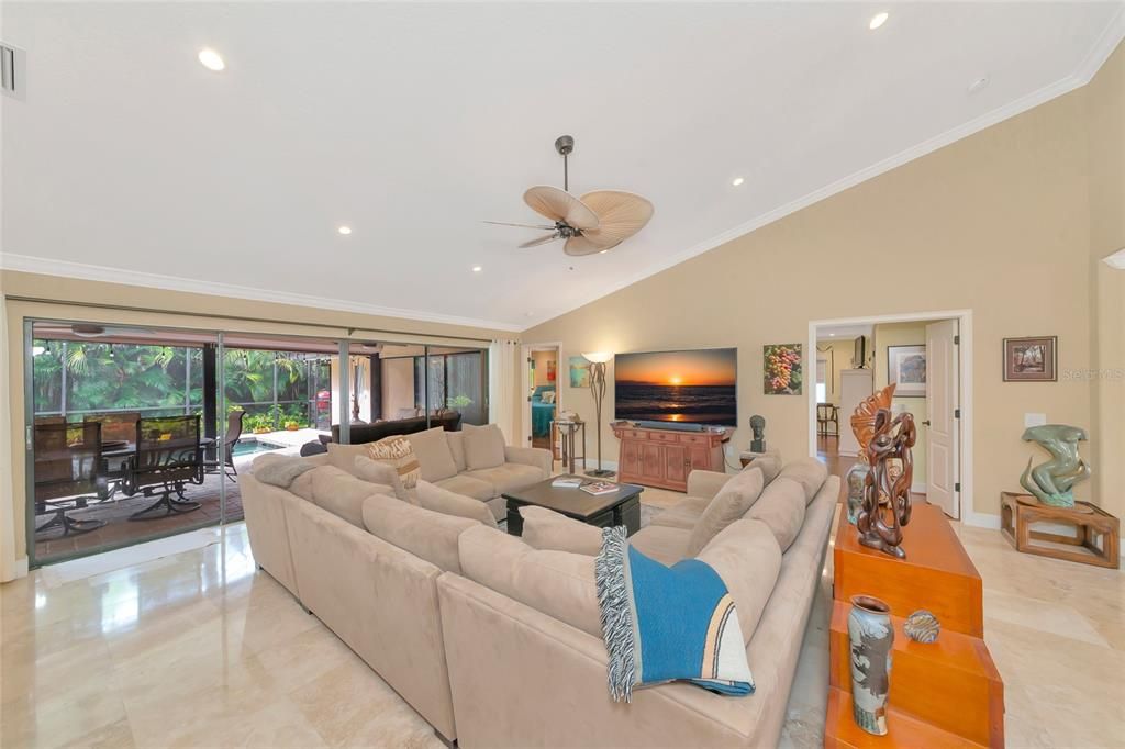 Activo con contrato: $1,400,000 (3 camas, 3 baños, 2939 Pies cuadrados)