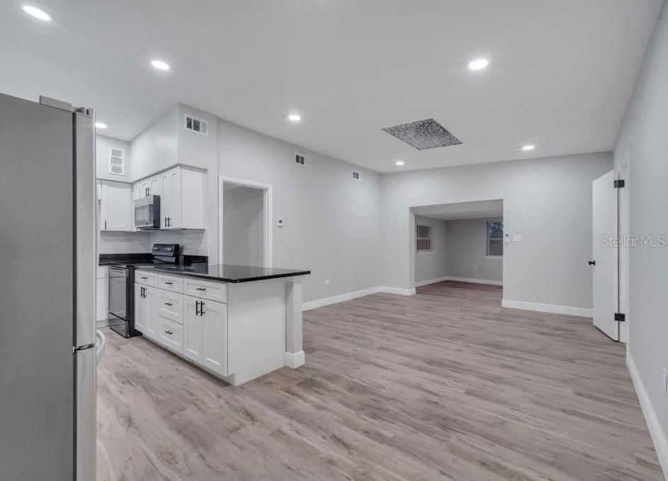 En Venta: $414,990 (3 camas, 1 baños, 1325 Pies cuadrados)