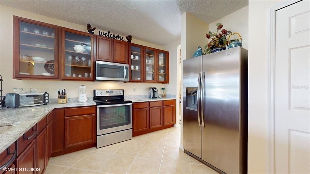 En Venta: $350,000 (3 camas, 2 baños, 1957 Pies cuadrados)