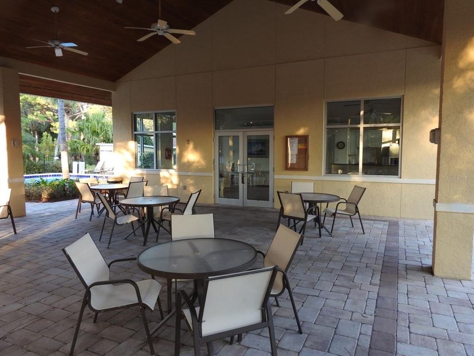 For Sale: $155,000 (1 beds, 1 baths, 800 Square Feet)