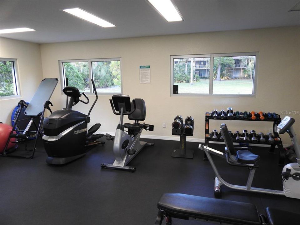 For Sale: $155,000 (1 beds, 1 baths, 800 Square Feet)