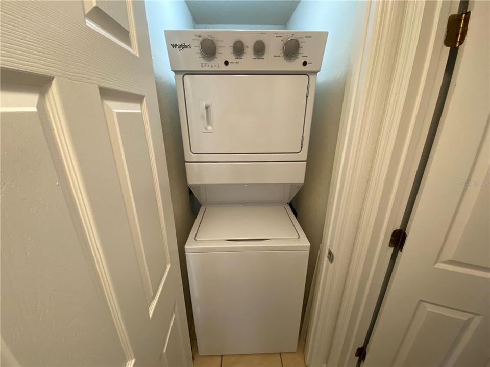 For Sale: $155,000 (1 beds, 1 baths, 800 Square Feet)