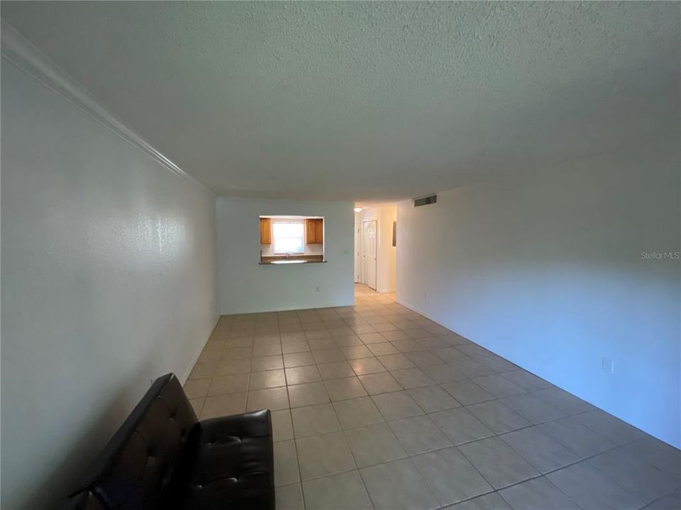 For Sale: $155,000 (1 beds, 1 baths, 800 Square Feet)