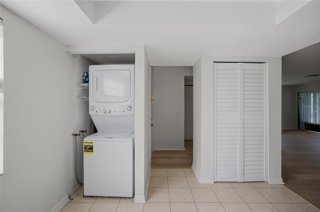 Под контрактом: $179,999 (2 спален, 2 ванн, 1148 Квадратных фут)