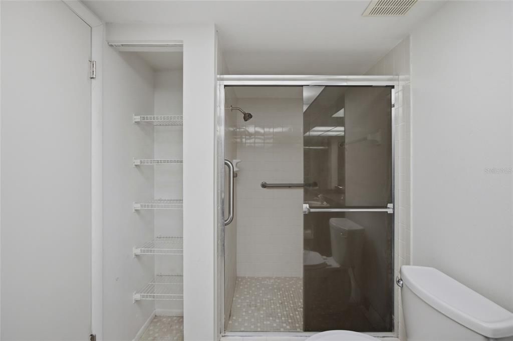 Под контрактом: $179,999 (2 спален, 2 ванн, 1148 Квадратных фут)