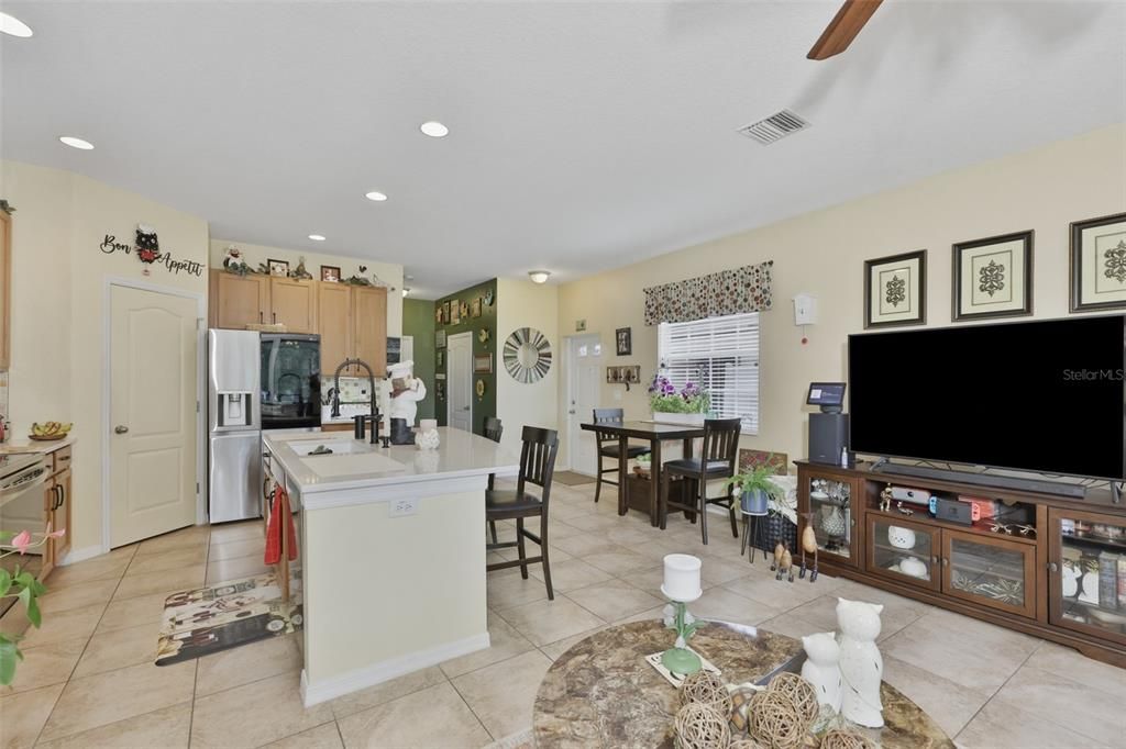 For Sale: $278,900 (3 beds, 2 baths, 1880 Square Feet)