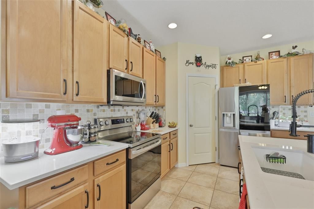 For Sale: $278,900 (3 beds, 2 baths, 1880 Square Feet)