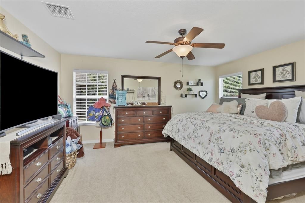 For Sale: $278,900 (3 beds, 2 baths, 1880 Square Feet)