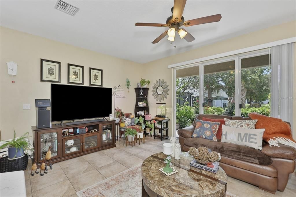 For Sale: $278,900 (3 beds, 2 baths, 1880 Square Feet)