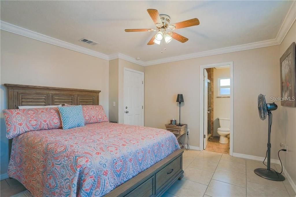В аренду: $3,500 (2 спален, 2 ванн, 1212 Квадратных фут)
