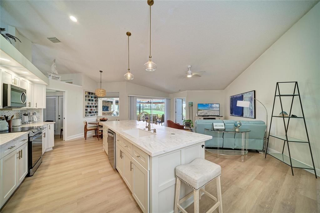For Sale: $599,000 (3 beds, 3 baths, 2071 Square Feet)
