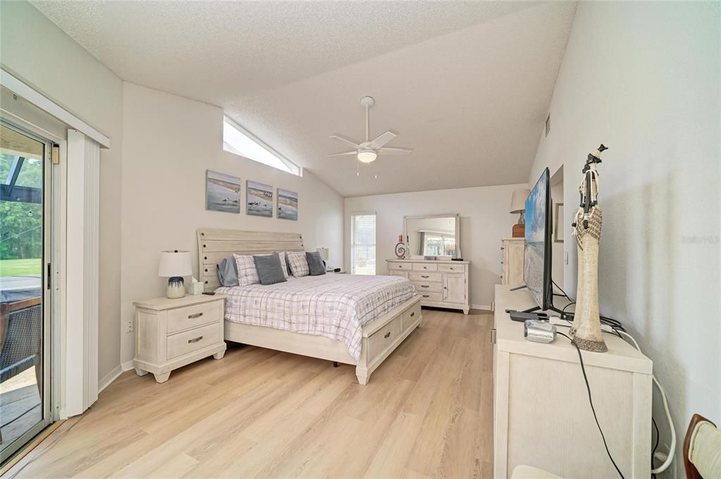 For Sale: $599,000 (3 beds, 3 baths, 2071 Square Feet)