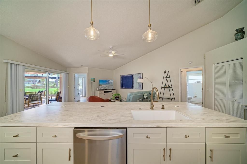 For Sale: $599,000 (3 beds, 3 baths, 2071 Square Feet)