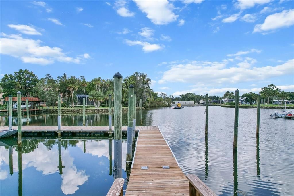 En Venta: $325,000 (4 camas, 2 baños, 2176 Pies cuadrados)