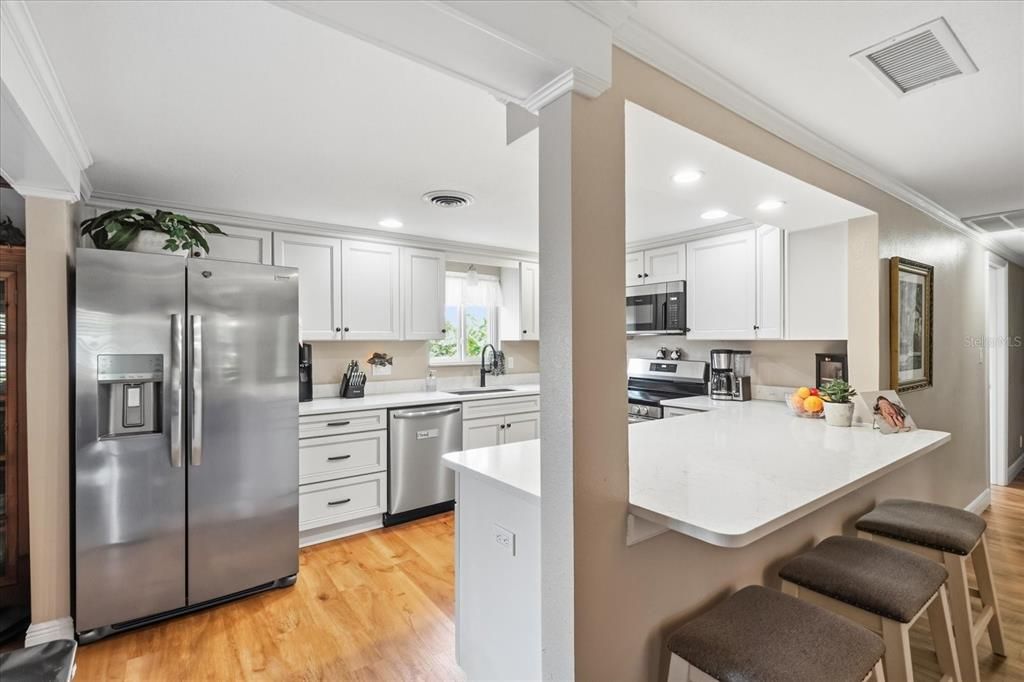 En Venta: $325,000 (4 camas, 2 baños, 2176 Pies cuadrados)