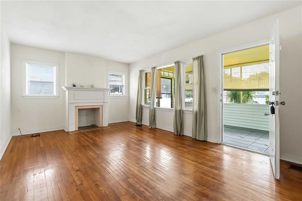 En Venta: $237,000 (2 camas, 2 baños, 1254 Pies cuadrados)