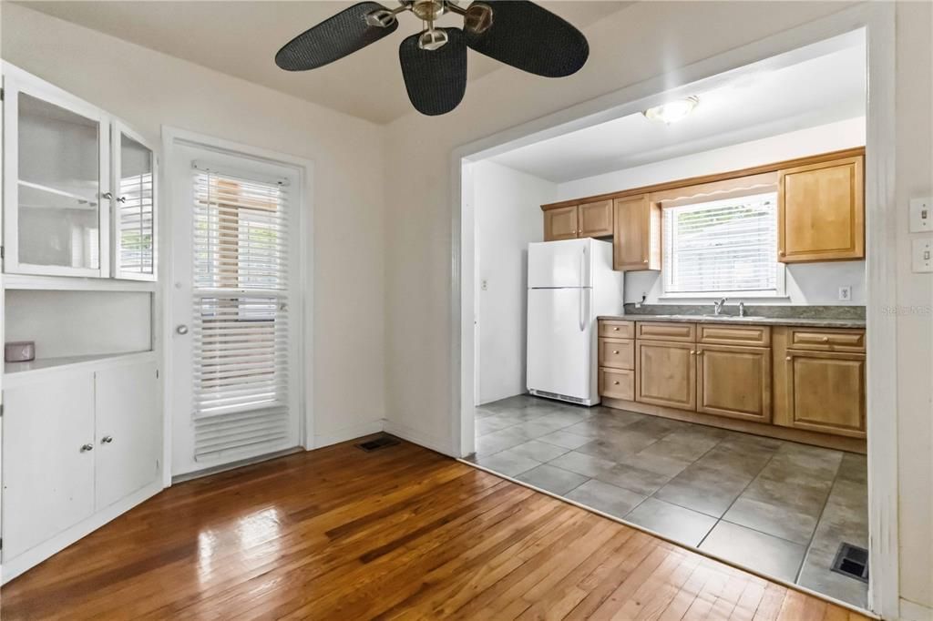 En Venta: $237,000 (2 camas, 2 baños, 1254 Pies cuadrados)