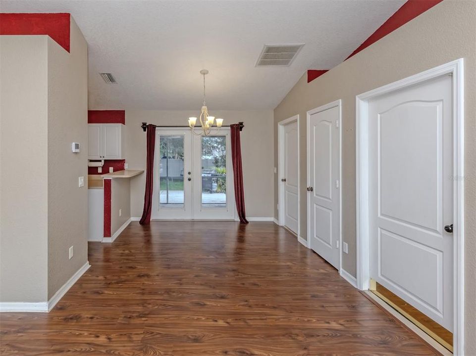En Venta: $265,000 (3 camas, 2 baños, 1285 Pies cuadrados)