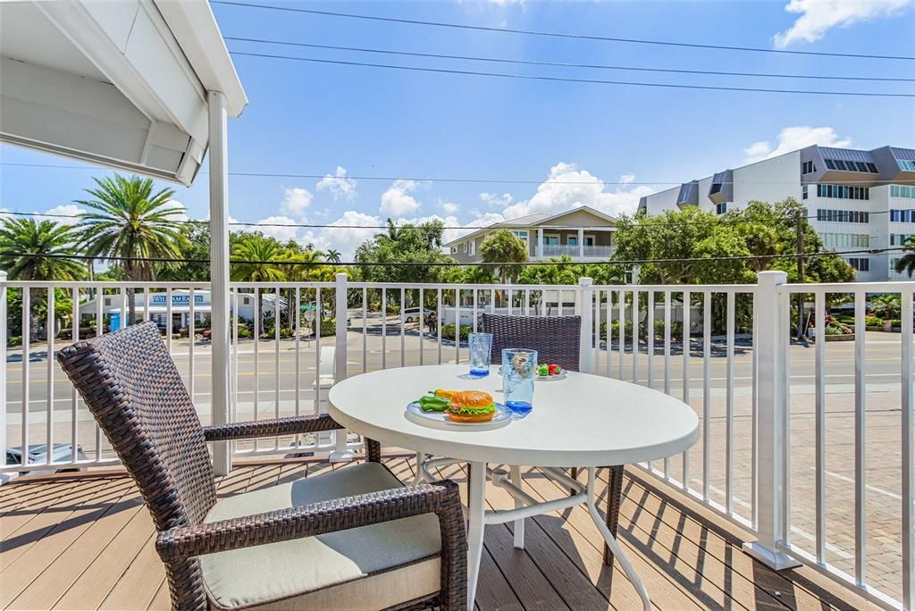 For Rent: $2,500 (1 beds, 1 baths, 800 Square Feet)