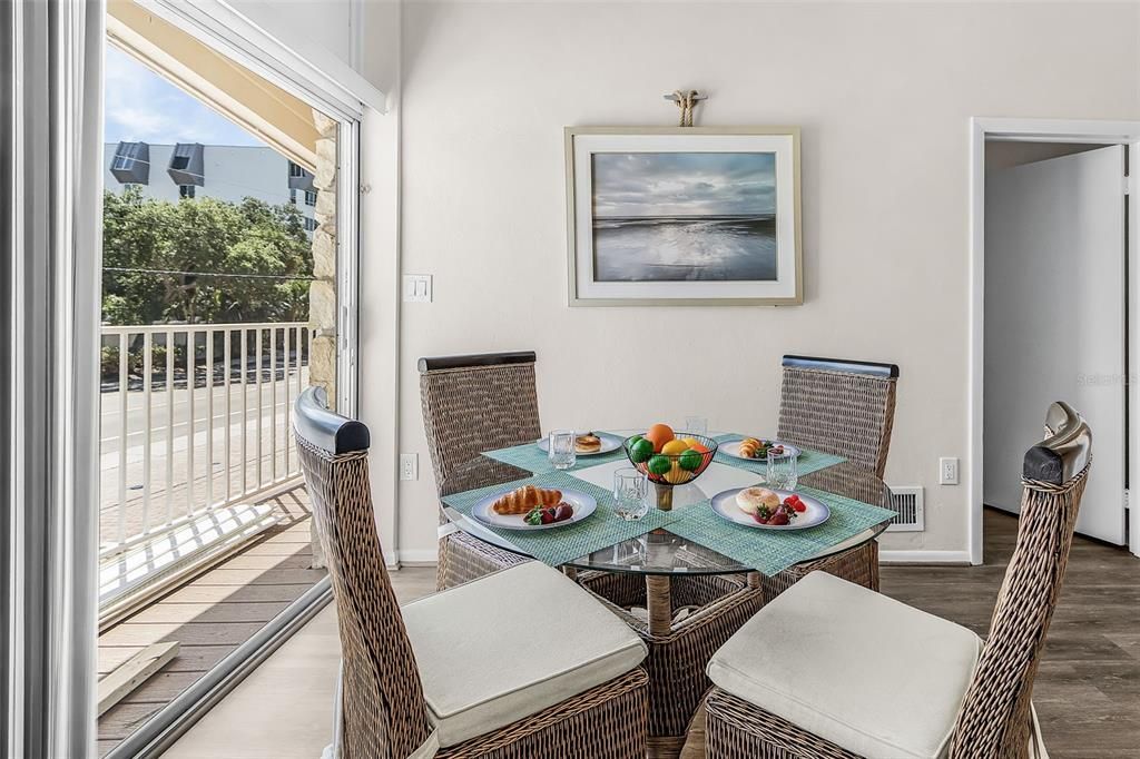 For Rent: $2,500 (1 beds, 1 baths, 800 Square Feet)