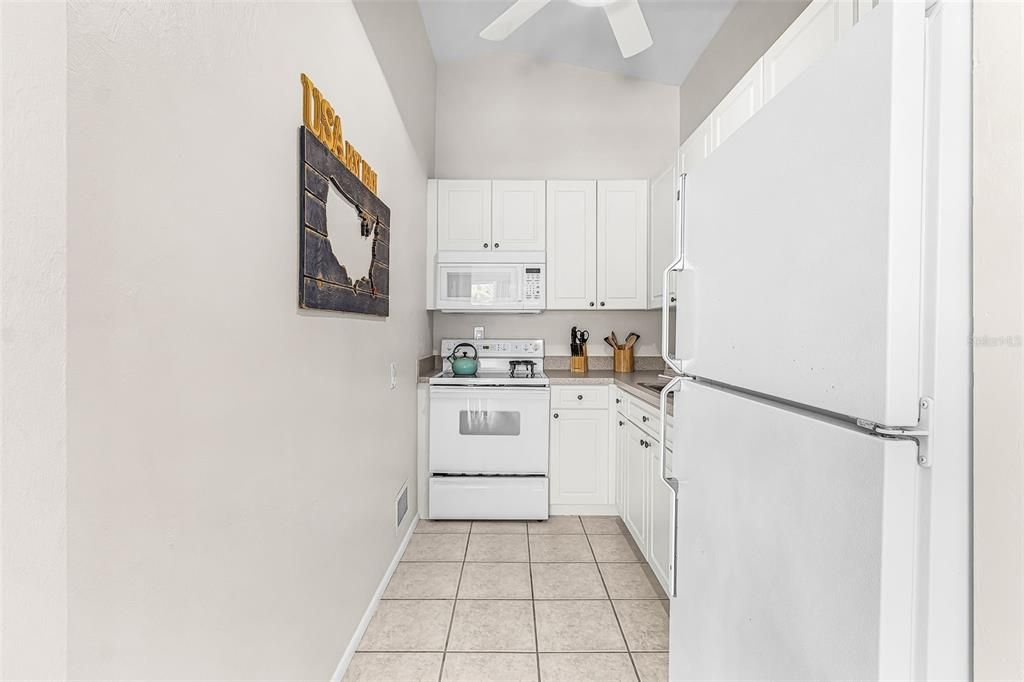 For Rent: $2,500 (1 beds, 1 baths, 800 Square Feet)