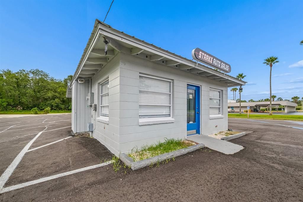For Sale: $399,000 (0 beds, 0 baths, 720 Square Feet)