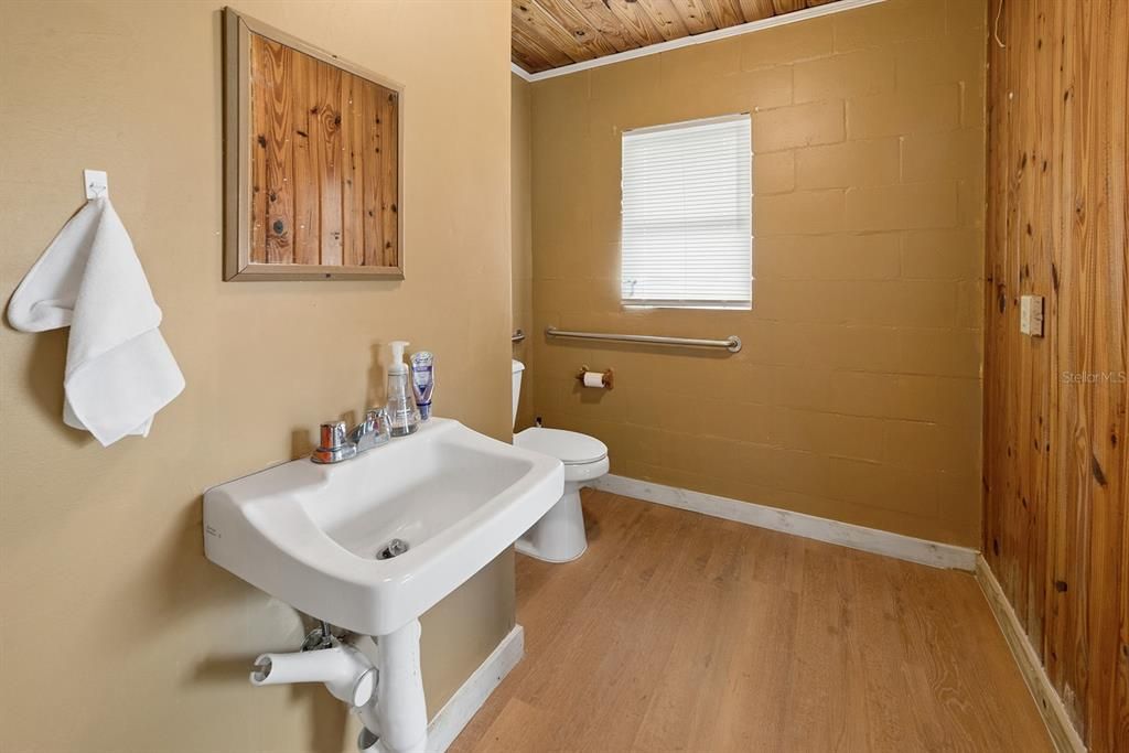 En Venta: $399,000 (0 camas, 0 baños, 720 Pies cuadrados)