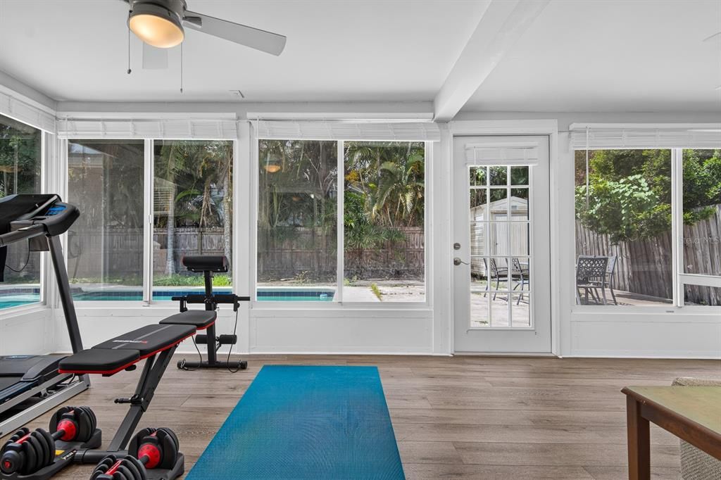 En Venta: $559,999 (4 camas, 2 baños, 1435 Pies cuadrados)