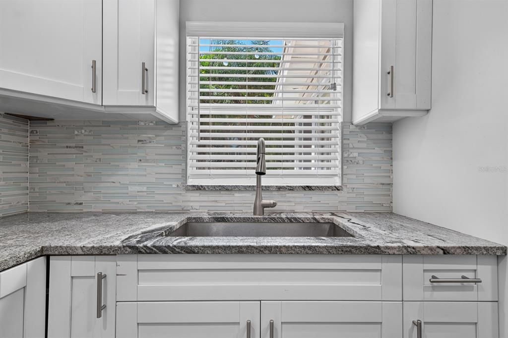 En Venta: $559,999 (4 camas, 2 baños, 1435 Pies cuadrados)