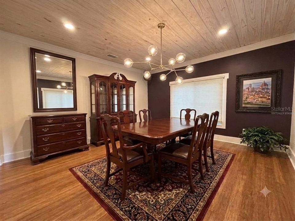 На продажу: $425,000 (2 спален, 2 ванн, 2325 Квадратных фут)