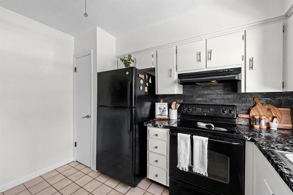 En Venta: $275,000 (2 camas, 1 baños, 1600 Pies cuadrados)