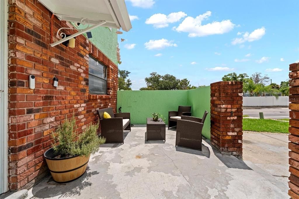 En Venta: $275,000 (2 camas, 1 baños, 1600 Pies cuadrados)