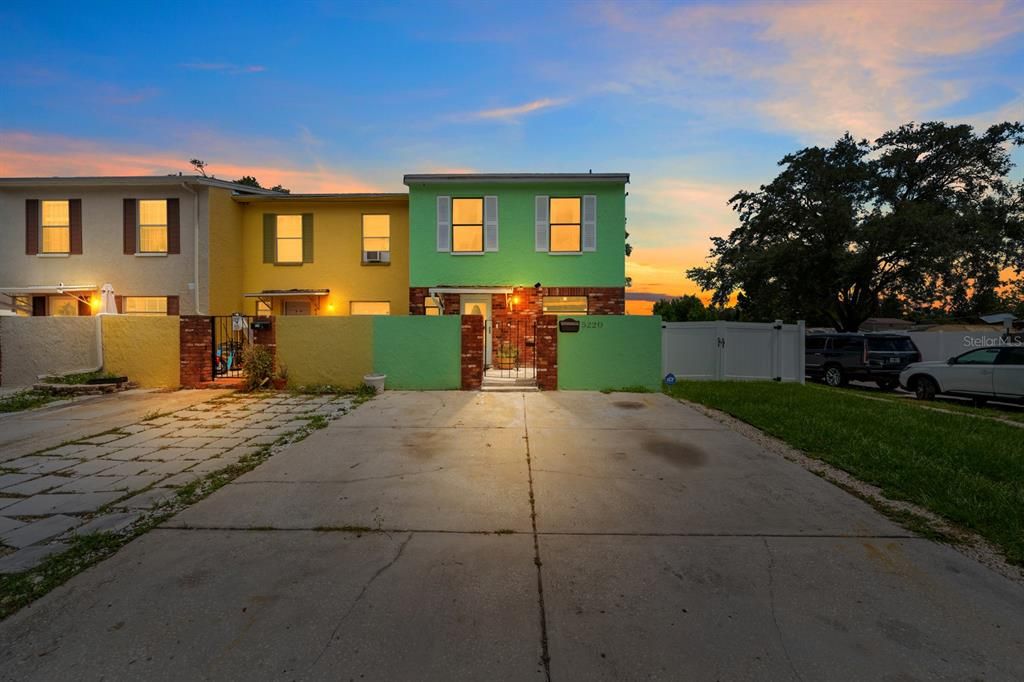 En Venta: $275,000 (2 camas, 1 baños, 1600 Pies cuadrados)