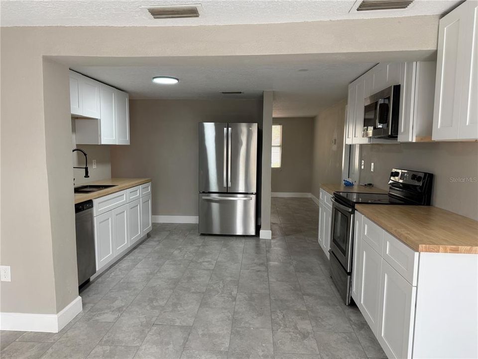 En Venta: $245,000 (3 camas, 2 baños, 1152 Pies cuadrados)