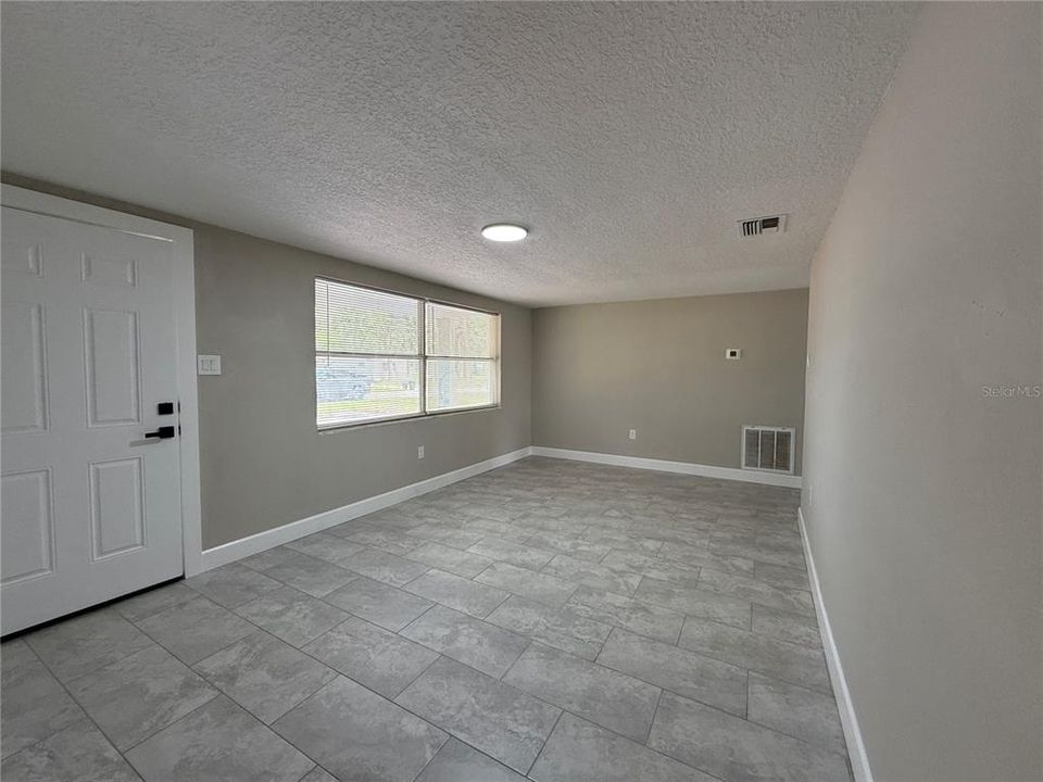 En Venta: $245,000 (3 camas, 2 baños, 1152 Pies cuadrados)