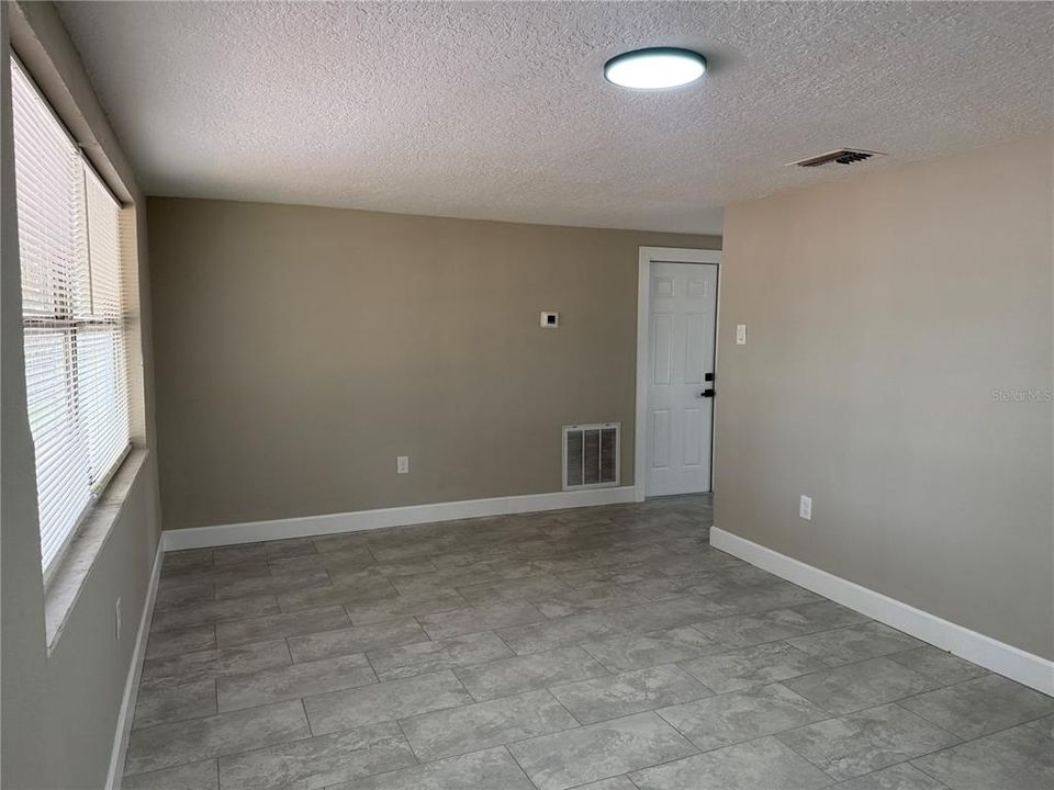 En Venta: $245,000 (3 camas, 2 baños, 1152 Pies cuadrados)