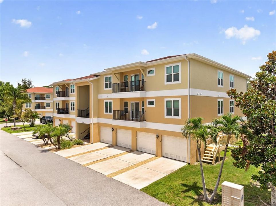 En Venta: $225,000 (2 camas, 2 baños, 1060 Pies cuadrados)