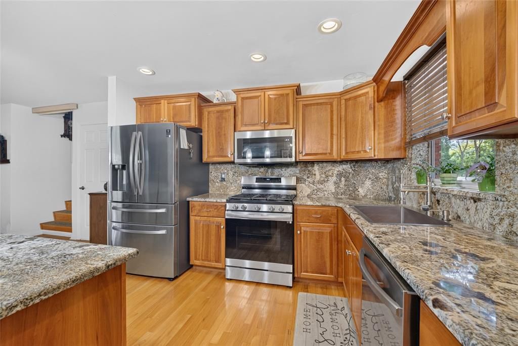 For Sale: $349,900 (3 beds, 2 baths, 1944 Square Feet)